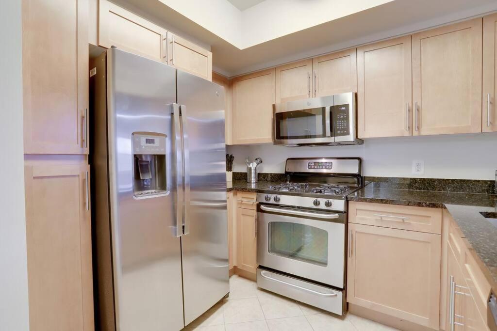 Pentagon City Comfort Modern Stay อาร์ลิงตัน ภายนอก รูปภาพ